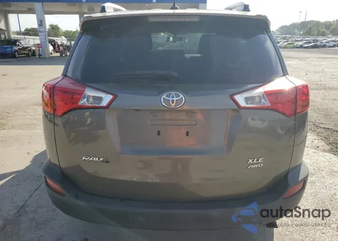 2015 Toyota Rav4 Xle z USA, uszkodzony, nr VIN JTMRFREV4FD158762